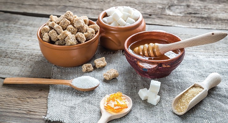 Cum sa eliminam treptat zaharul din alimentatie. Iata cu ce il putem inlocui in deserturile sanatoase raw-vegane