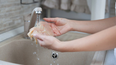 Ce este Kombucha și cum să o îngrijești acasă: Ghid pentru iubitorii de băuturi fermentate