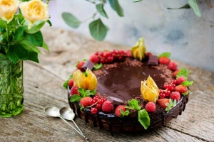 Tort Amandină raw-vegan