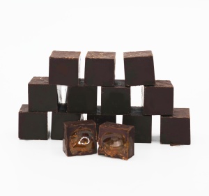 Praline neagra cu crema de portocale