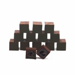 Praline neagra cu crema de capsuni