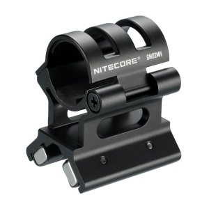 Prindere lanterna pe arma Nitecore GM02MH