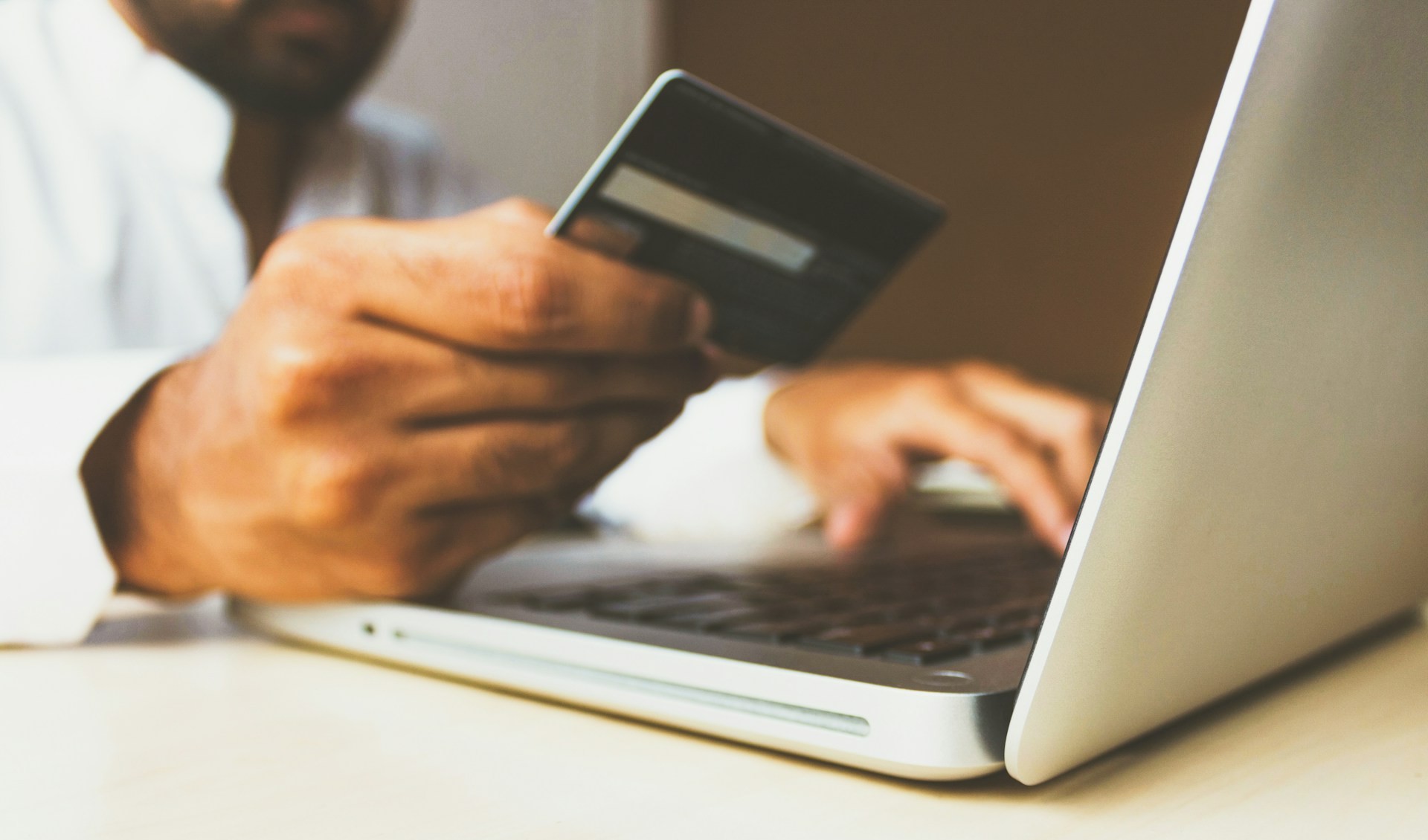 Siguranta inainte de toate: De ce conteaza echipamentele de protectie si unde le gasesti online - ProtectStore
