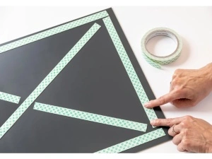 Bandă Montaj 3M Dublu-Adezivă, 19 mm x 3 Metri, Pentru Materiale Plastice, Alb