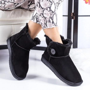 Ghete tip UGG -un nasture, negru