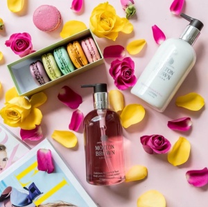 Molton Brown Rhubarb & Rose - Sapun lichid pentru maini 300ml - Img 4