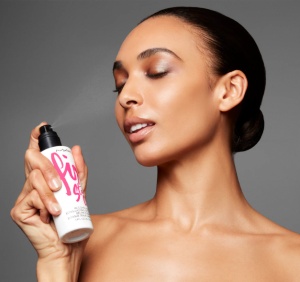 MAC Cosmetics Fix + Stay Over Setting Spray - Spray fixare machiaj , fara alcool - 100ml - Img 4