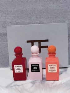 Tom Ford Private Blend Mini Decanter Discovery Collection EDP Set - Lost Cherry 12ml + Rose Prick 12ml + Bitter Peach 12ml - Img 4
