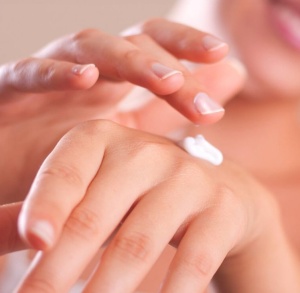 Eveline Cosmetics Extra Soft - Crema de maini pentru piele uscata si aspra - Img 8