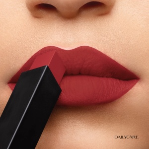 Ruj Yves Saint Laurent Rouge Pur Couture The Slim, 9 red enigma, 2.2 g - Img 3