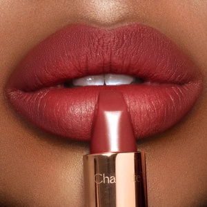 Set 3 mini rujuri de 1,5 g Charlotte Tilbury Iconic Mini Lip Trio - Img 2