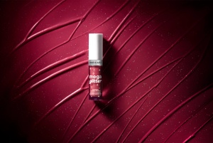 Wet N Wild Mega Glitter Shimmer Liquid Lipstick - Ruj lichid mat cu particule stralucitoare - Pink Future - 2,8ml - Img 3