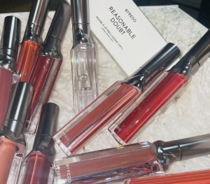 Byredo Liquid Lipstick Vinyl - Ruj lichid cu finisaj glossy 4ml