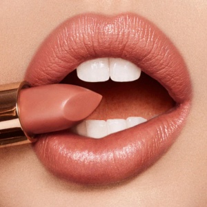 Set 3 mini rujuri de 1,5 g Charlotte Tilbury Iconic Mini Lip Trio - Img 3