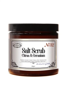 Scrub corporal cu sare de mare, citrice si geranium