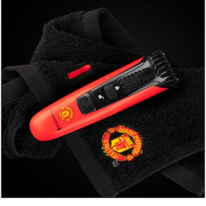 Aparat de tuns pentru barba/mustata MB4128 Manchester United Beard Boss Styler, Lame CaptureTrim, Lame lavabile, Indicator LED, Rosu/ Negru - Img 3