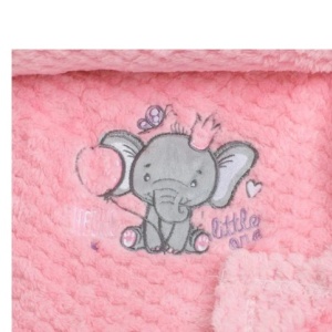 Patura catifelata pentru bebelusi, model brodat, dimensiune 100x75 cm, Roz cu elefant - Img 2