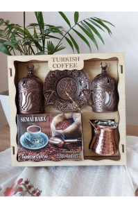 Set sa džezvom za kafu u braon boji – idealan poklon za ljubitelje turske kafe