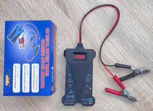 Analizor 12V pentru acumulatori auto, cu masurare tensiune si evaluare alternator