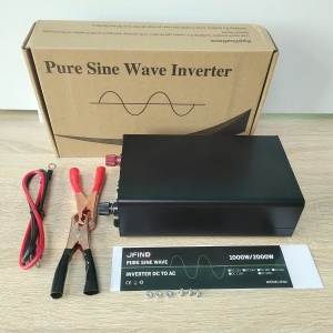 Invertor auto in portbagaj, conectat si pregatit de utilizare