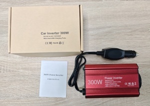 Invertor auto 300W 12V–220V cu USB-C PD 65W și USB QC3.0 – vedere frontală