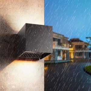 iluminat exterior Techstar Cube LED pe perete terasa lumina rece