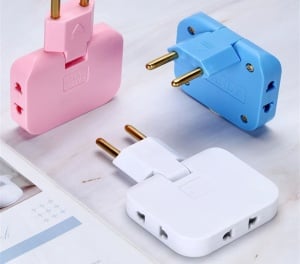 Adaptor triplu rotativ albastru si roz cu porturi USB
