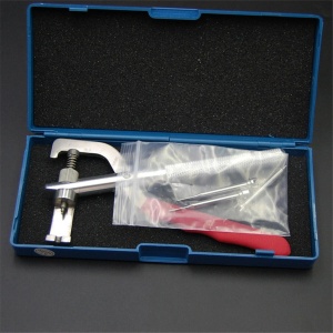 Cleste profesional Techstar cu accesorii pentru demontare chei auto, in cutie de protectie