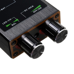 Detector aparate spionaj Techstar M8000 vedere de sus cu butoane si porturi