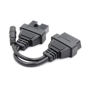Adaptor diagnostic Mitsubishi 12 pin rotund la OBD2, vedere laterală pe fundal alb