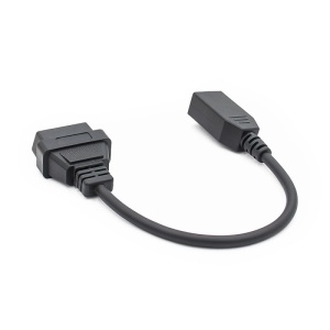 Adaptor diagnostic Honda 3 pini la OBD2, vedere laterală pe fundal alb