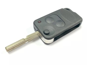 Carcasa cheie flip 2 butoane RFC pentru Range Rover P38 1994-2002 carcasa aftermarket pentru telecomanda Land Rover vedere laterala cu lama deschisa