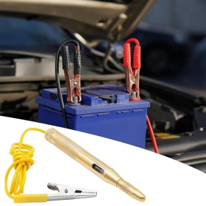 Testare tensiune electrică în panoul de siguranțe auto