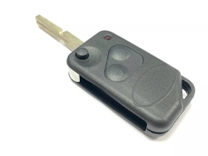 Carcasa cheie flip 2 butoane RFC pentru Range Rover P38 1994-2002 carcasa aftermarket pentru telecomanda Land Rover vedere inclinata cu lama deschisa