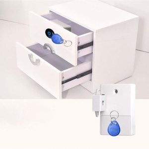 Kit incuietoare inteligenta Techstar alba cu accesorii incluse