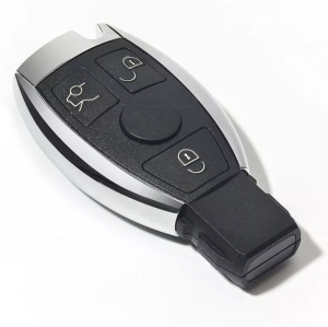 Cheie auto Mercedes cu contur rotunjit si forma plata