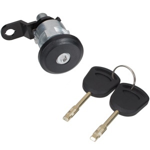 Set cilindru incuietoare + 2 chei pentru usa stanga/dreapta Ford Transit (1994–2000), vedere pe alb