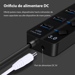 Hub USB Techstar HUBA0701 conectat la laptop, porturi multiple si comutatoare independente