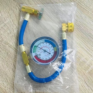manometru si furtun incarcare freon montate pe suport metalic
