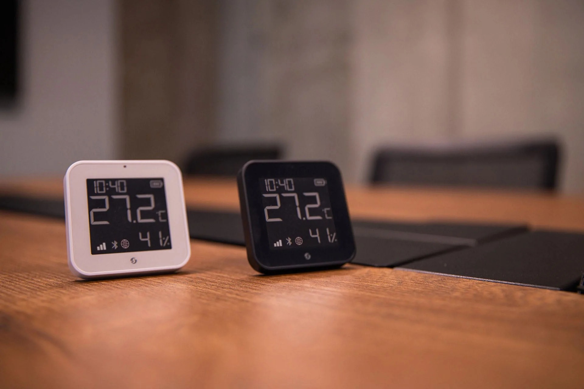 🌡️ Shelly BLU H&T Display: Das E-Paper-Display, das Klimadaten aus Ihrem Bluetooth-Netzwerk direkt auf den Schreibtisch bringt 🚀📡
