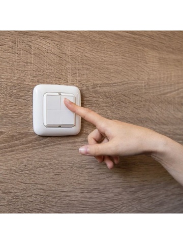 Resigilat Comutator de perete Shelly BLU Wall Switch 4 + rama Busch-Jaeger - Img 2