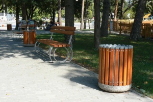Banca din Metal si Lemn / Cherestea - pin (molid), Model 50 - Img 3