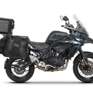 Set of SHAD TERRA TR40 adventure saddlebags and SHAD TERRA aluminium top case TR55 PURE BLACK, including mounting kit SHAD QJMOTOR SRT550