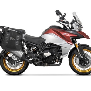 Set of SHAD TERRA TR40 adventure saddlebags, including mounting kit SHAD QJMOTOR SRT800/X