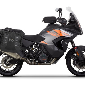 Complete set of SHAD TERRA TR40 adventure saddlebags, including mounting kit SHAD KTM Super Adventure 1290 (R, S)