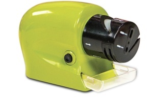Aparat electric de ascutit cutite, Verde, baterii - Img 2