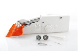 Mini masina de cusut portabila, pentru cusaturi usoare, practica, accesorii incluse,3 bobine incluse, materiale de calitate, 1000 imp/min, alb - Img 6