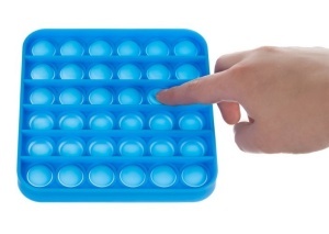 Jucarie senzoriala antistres Pop it Now, din silicon, 12.5x12.5 cm, albastru - Img 2