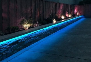 Banda LED RGB Multicolora cu Telecomanda, 300 LED-uri, Lungime 5m, Interior Exterior, Rezistenta la Apa - Img 6
