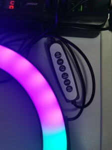 Lampa circulara profesionala LED Ring Light RGB Andowl Q-MG33, diametru 33 cm, conectare USB, 9 trepte de lumina, 15 culori RGB, suport telefon, trepied Andowl Q-L001 - Img 2